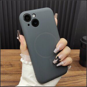 Charcoal Gray Silicone MagSafe Case